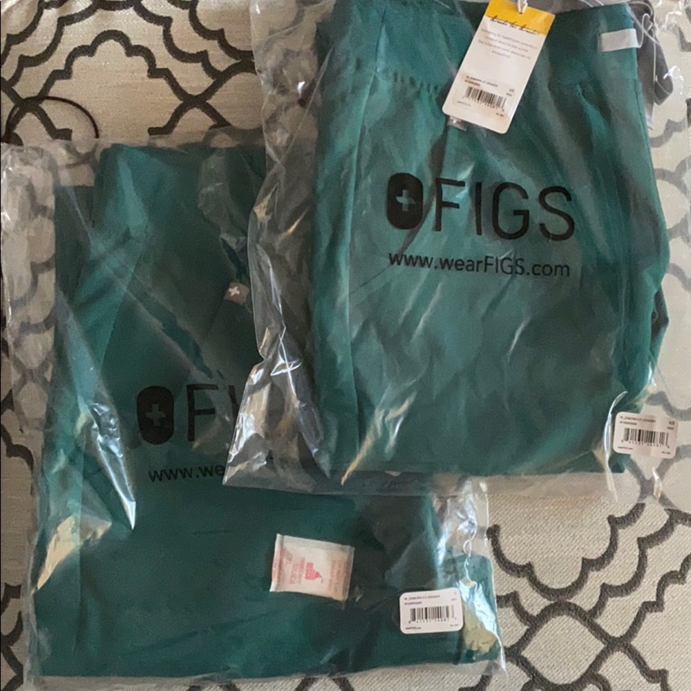 Figs scrubs